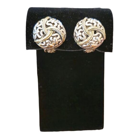 Vintage Elegance Enlaced Filigree Button Clip-on Earrings - Picture 1 of 5